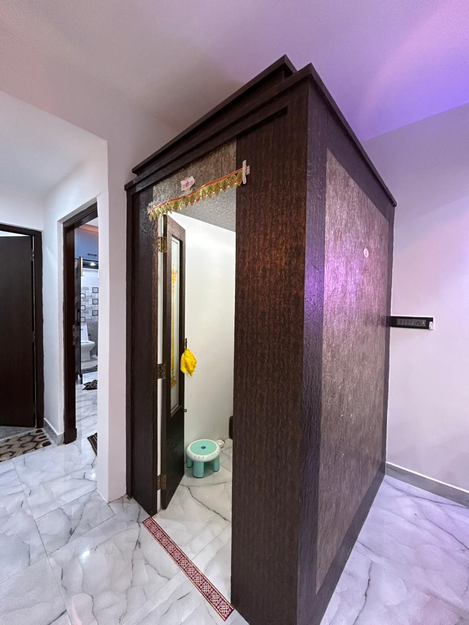 INDEPENDENT BUILDING