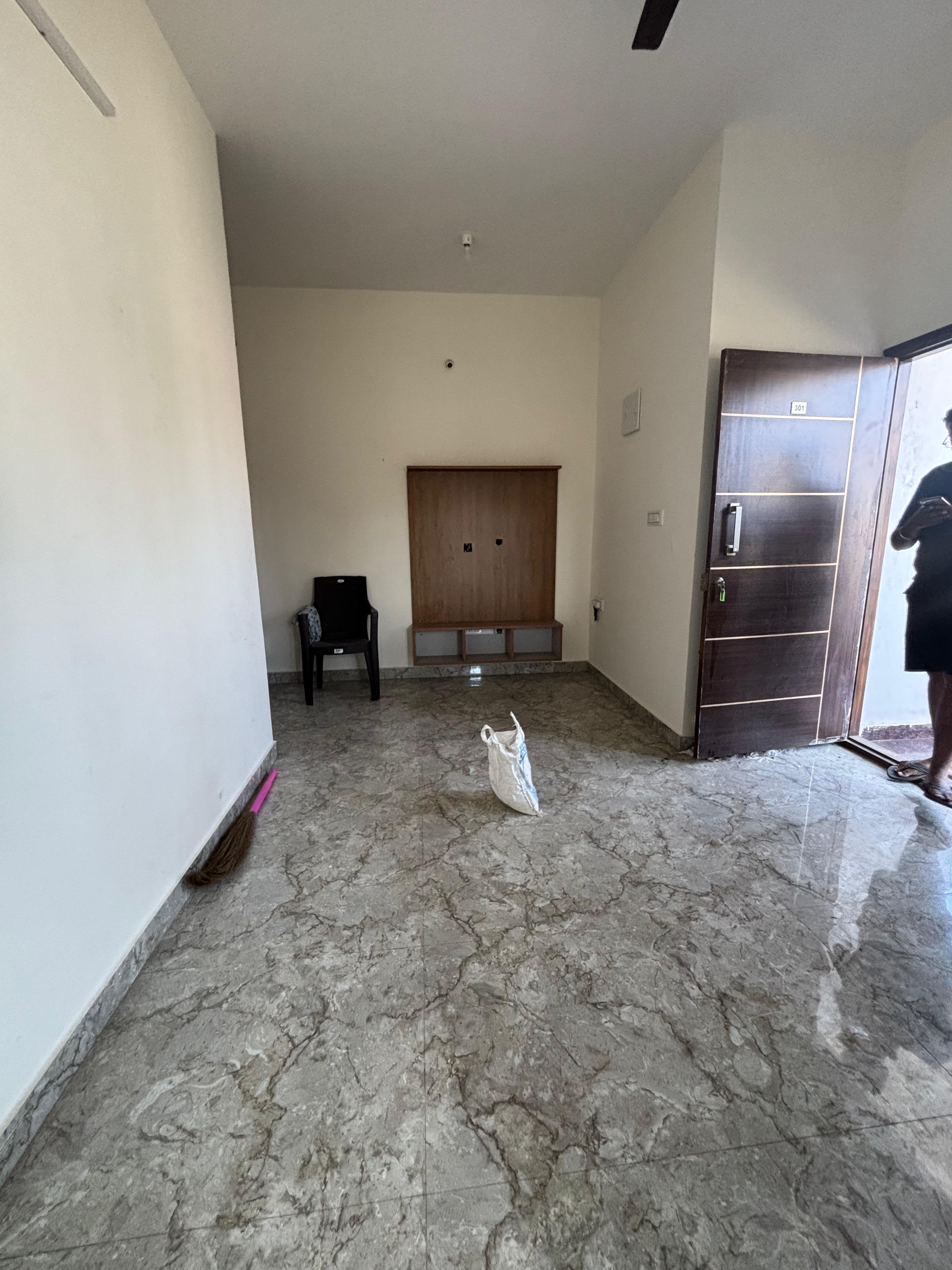 INDEPENDENT BUILDING